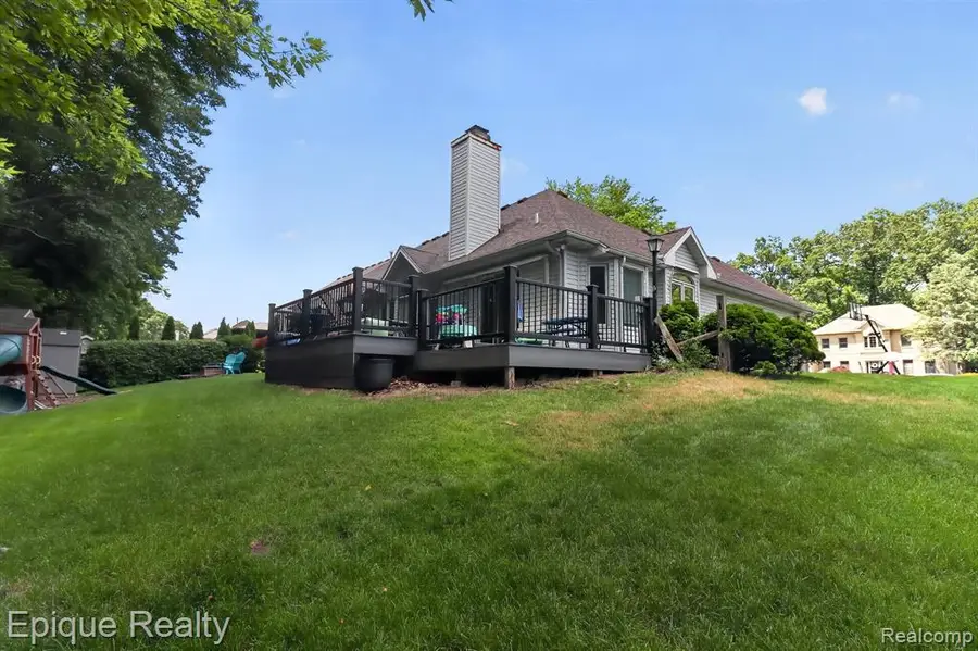 3333 Hemmingway, Lambertville, MI 48144 - #3