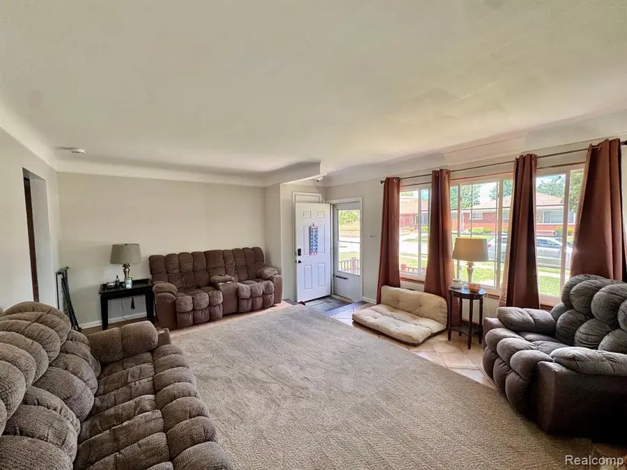 21218 Benjamin, Saint Clair Shores, MI 48081 - #2