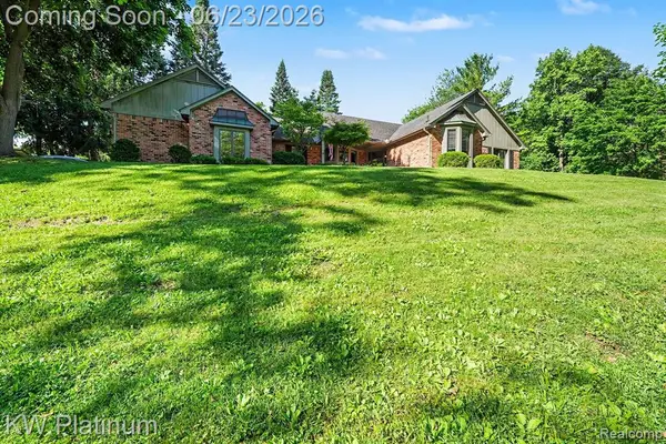 41945 Hillview, Sterling Heights, MI 48314