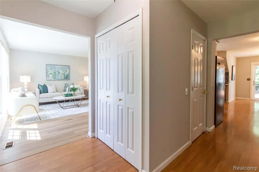 1880 Poppleton, West Bloomfield, MI 48324 - #2