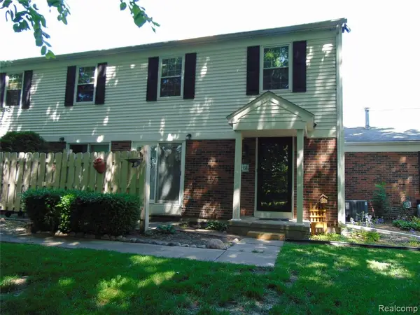 44167 Providence #326, Clinton Township, MI 48038