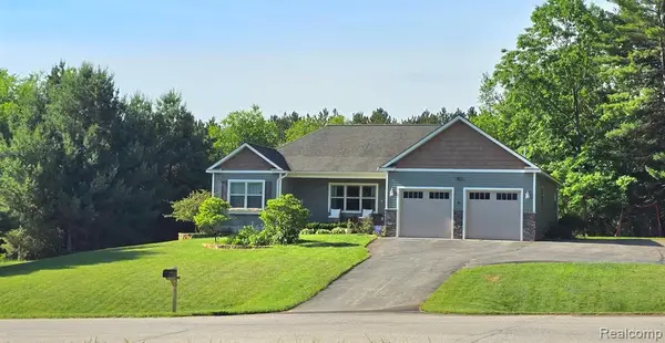 9865 Loons Call, Traverse City, MI 49685