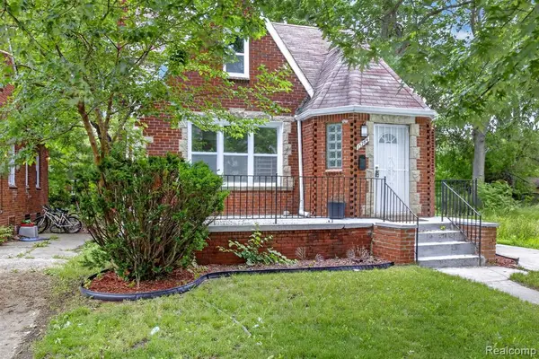 15784 Pinehurst, Detroit, MI 48238