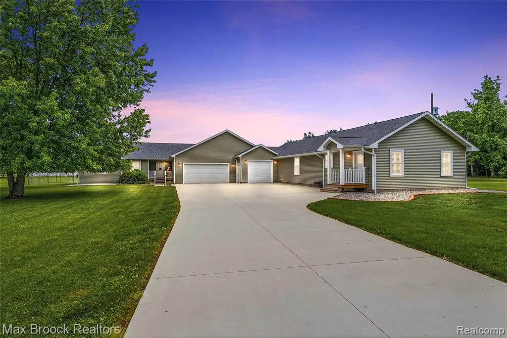 2566 N 5 Mile, Midland, MI 48642 - #1