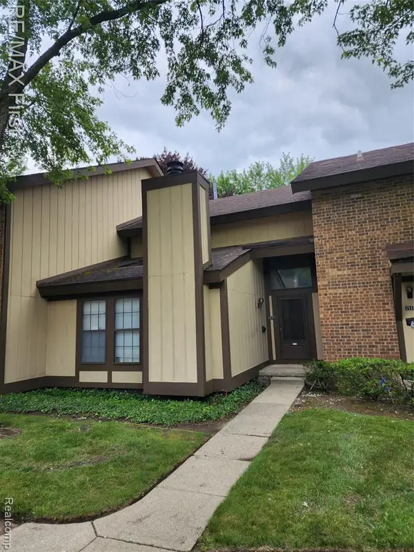 25311 Greenbrooke, Southfield, MI 48033