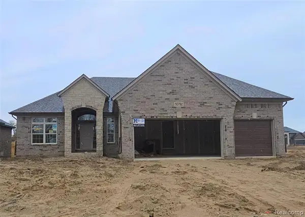 54789 Palomino Dr, Shelby Twp, MI 48316