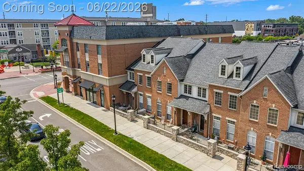 11 N Squirrel, Auburn Hills, MI 48326
