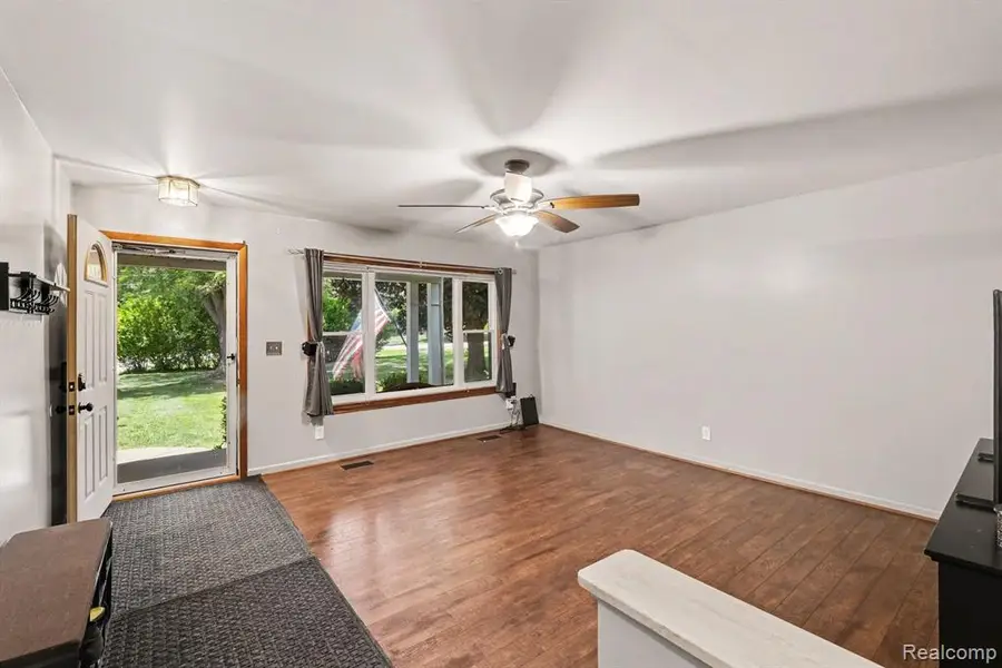 5449 S Genesee, Grand Blanc, MI 48439 - #3