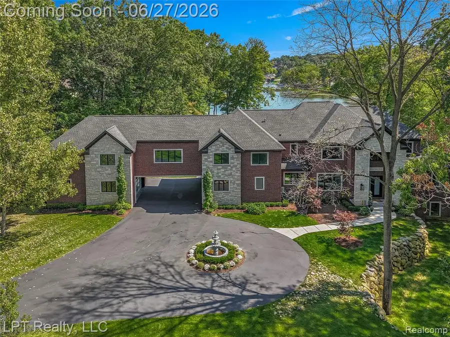 5029 Forest Valley, Clarkston, MI 48348 - #3