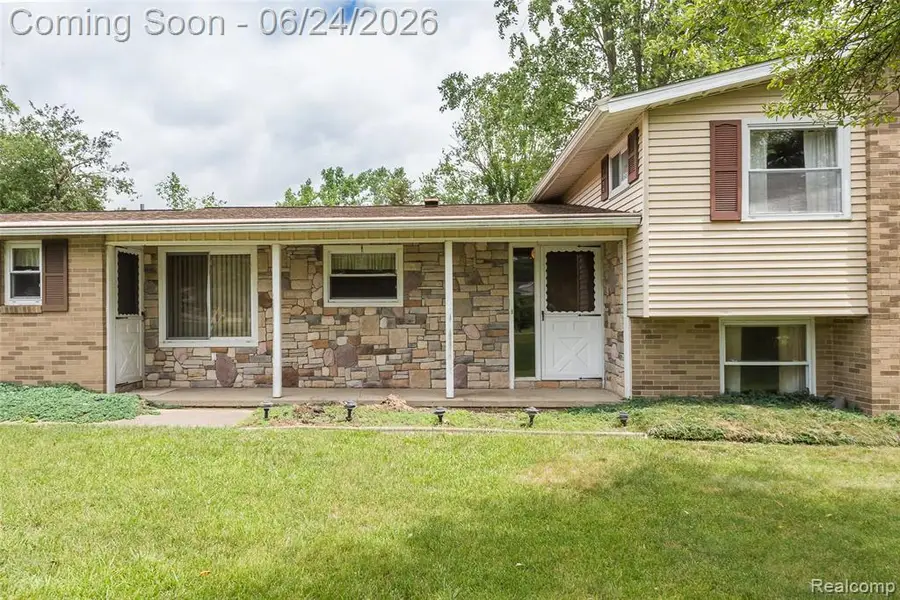 1165 Camelot, Pinckney, MI 48169 - #2