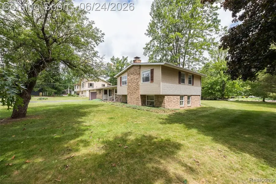 1165 Camelot, Pinckney, MI 48169 - #3