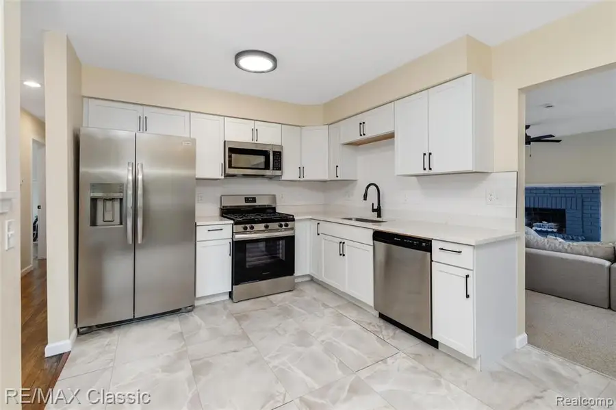 11789 Danforth, Sterling Heights, MI 48312 - #2