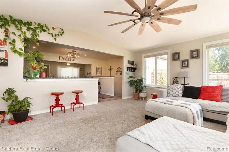 41024 Paign Drive, Sterling Heights, MI 48313 - #3