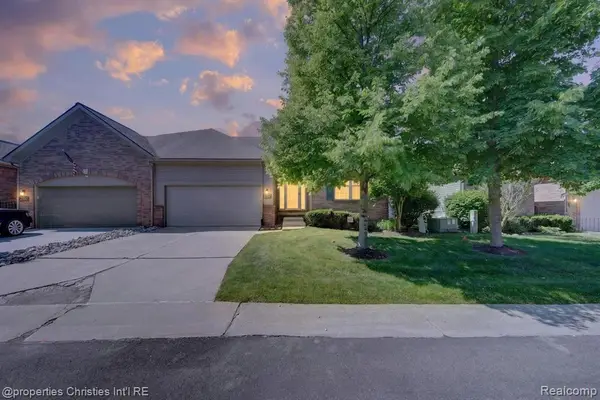 237 Winslow, Commerce Twp, MI 48390