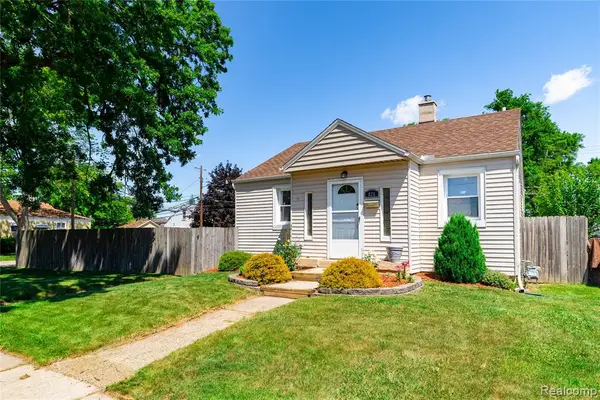 826 Goddard, Wyandotte, MI 48192