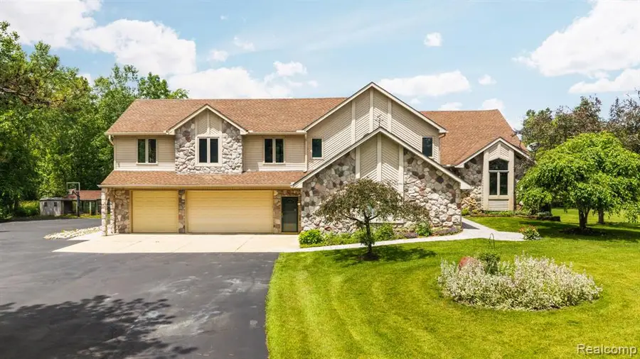 2325 7 Mile, South Lyon, MI 48178 - #3