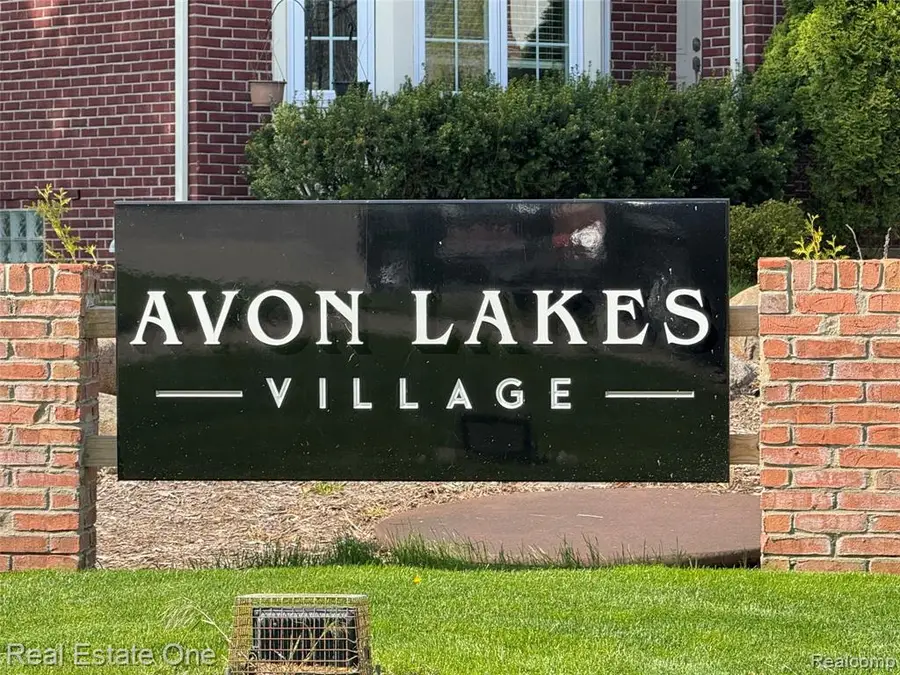 1668 S Shore, Rochester Hills, MI 48307 - #3