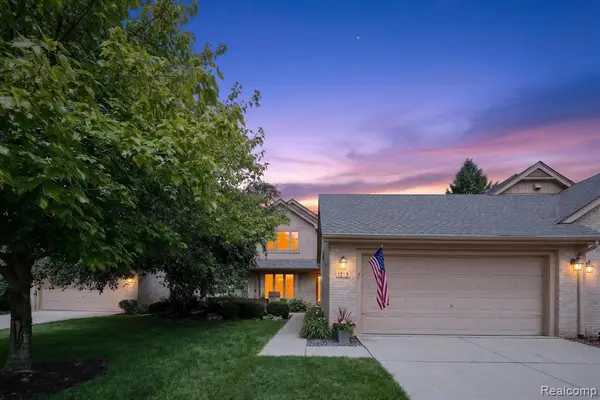 1213 Autumn, Troy, MI 48098