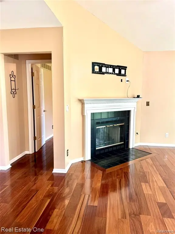 2140 W View, Lake Orion, MI 48360 - #3