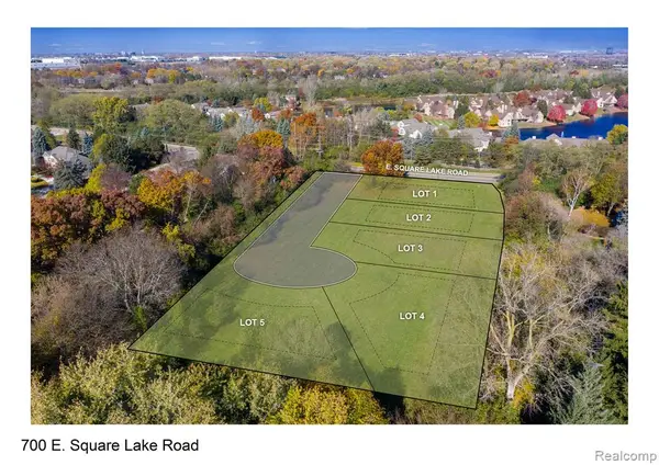 700 E Square Lake, Bloomfield Hills, MI 48304