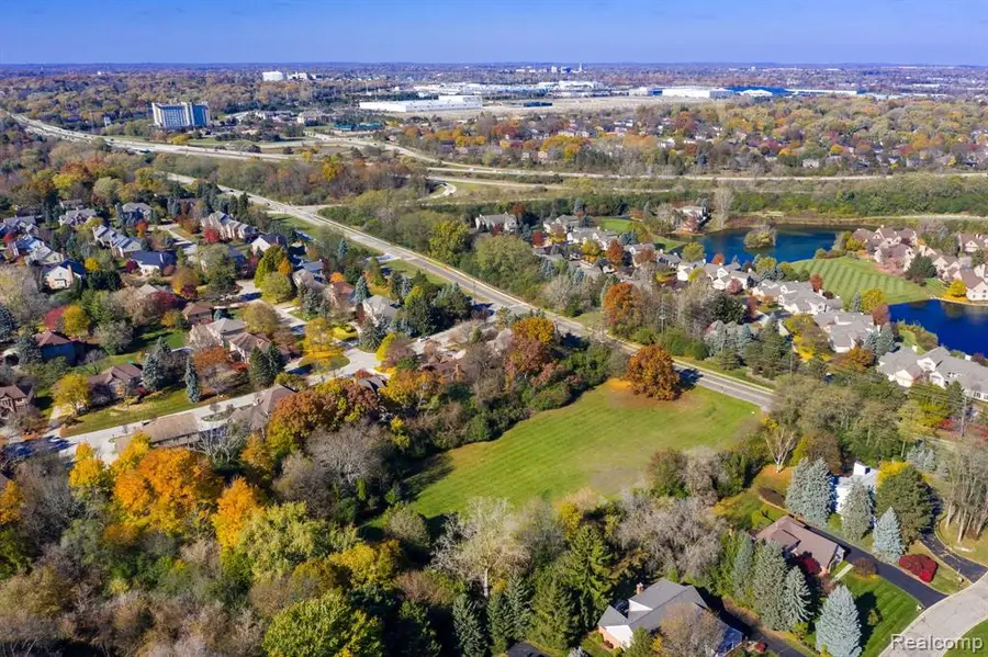 700 E Square Lake, Bloomfield Hills, MI 48304 - #3