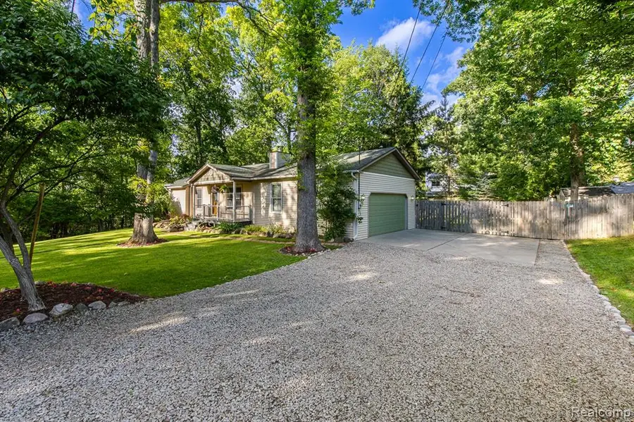 1665 Rosedale, West Bloomfield, MI 48324 - #2