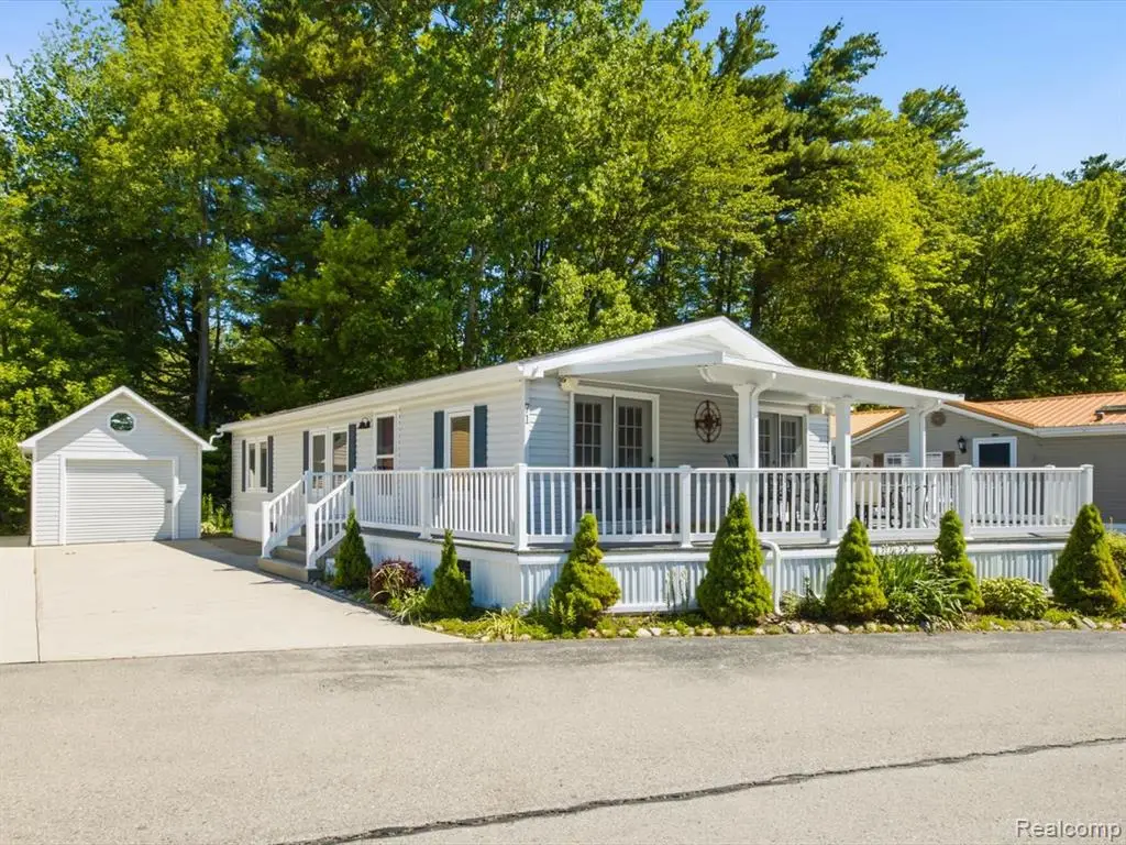 2545 Lakeshore, Applegate, MI 48401 - #1