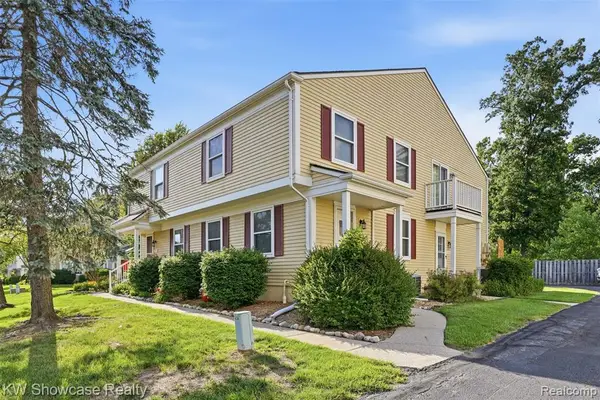 1499 Mariner, Walled Lake, MI 48390
