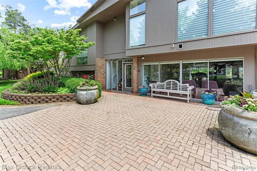 20 Martell, Bloomfield Hills, MI 48304 - #3