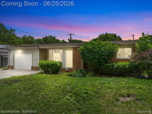 24210 Beverly, Oak Park, MI 48237