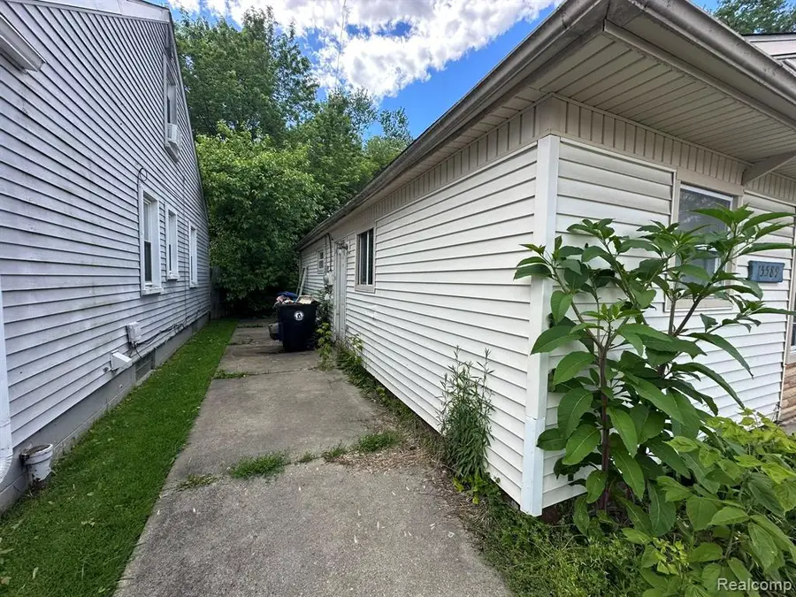 15589 Norborne, Redford, MI 48239 - #2