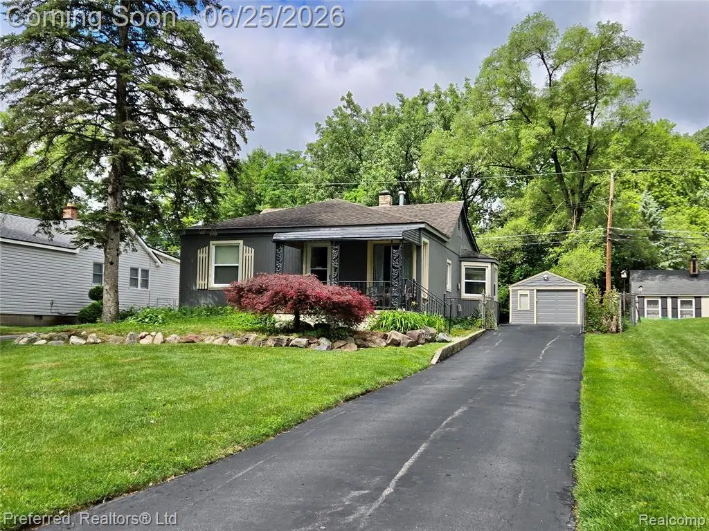 15349 Deering, Livonia, MI 48154 - #1