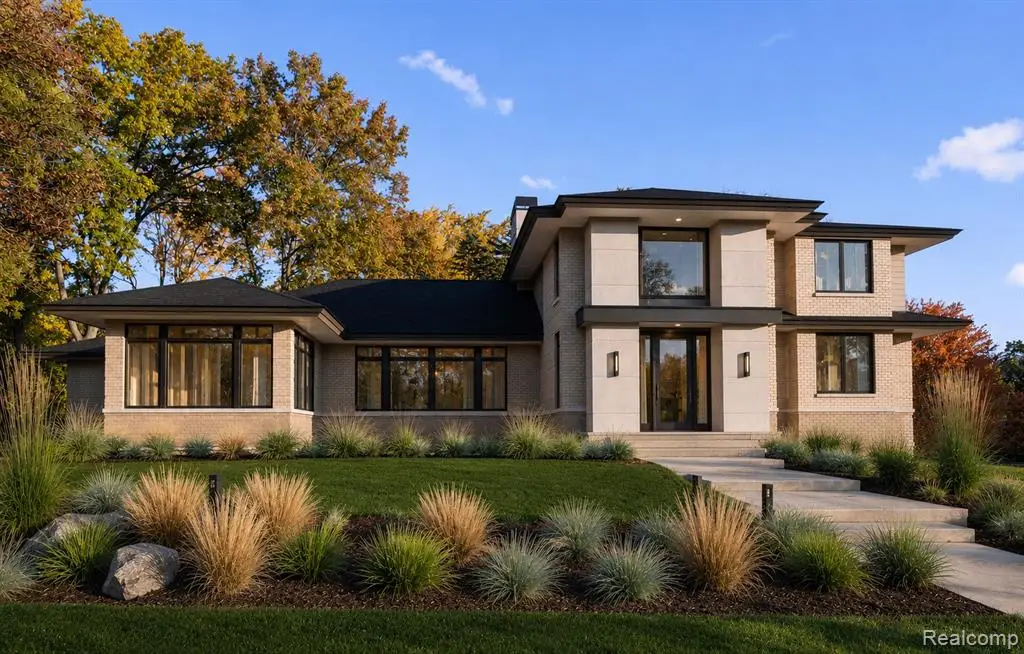 1465 Sodon Lake, Bloomfield Hills, MI 48302 - #1