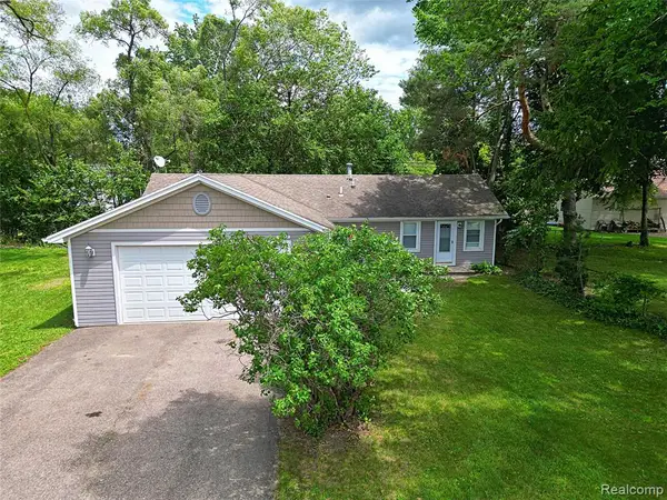 19554 Farmington, Livonia, MI 48152