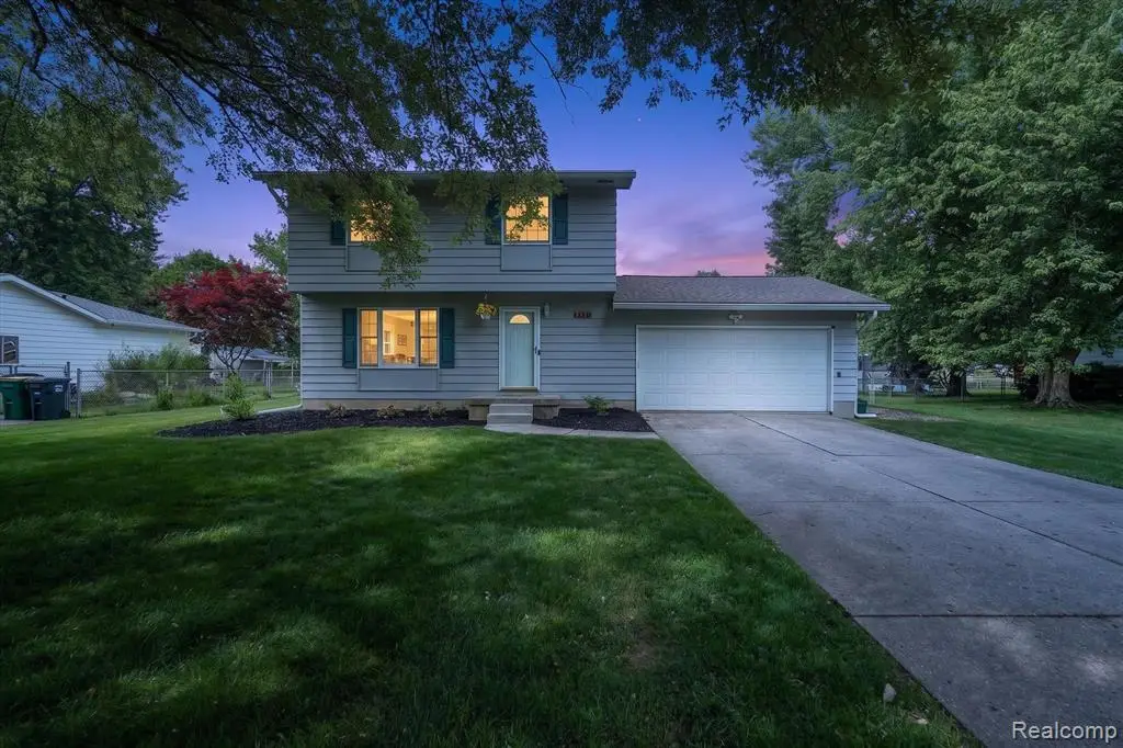 5521 Independence Colony, Grand Blanc, MI 48439 - #1