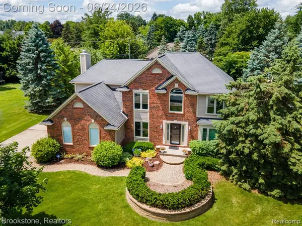 3812 Kossuth, Lake Orion, MI 48360