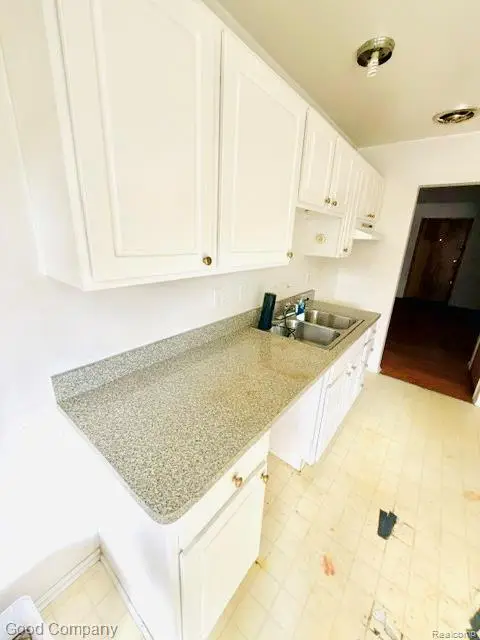 8401 18 Mile #238, Sterling Heights, MI 48313 - #3