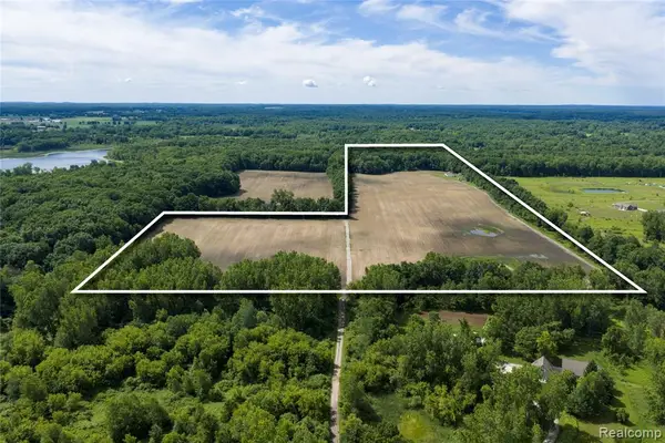 10069 Silver Lake, Linden, MI 48451