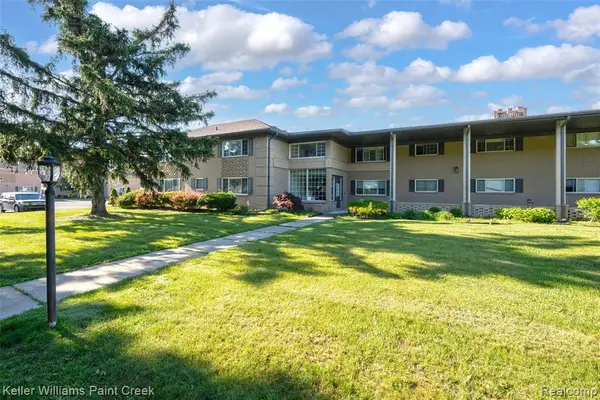 2309 Walton #36, Rochester Hills, MI 48309