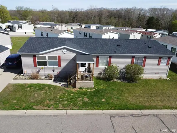 195 Apollo, Flushing, MI 48433