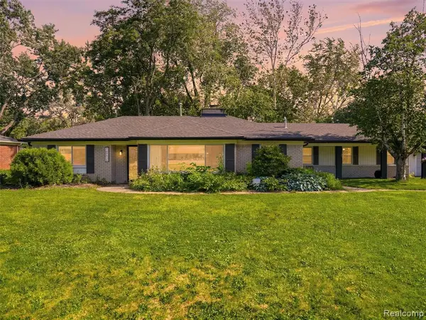 16175 W 13 Mile, Southfield, MI 48076