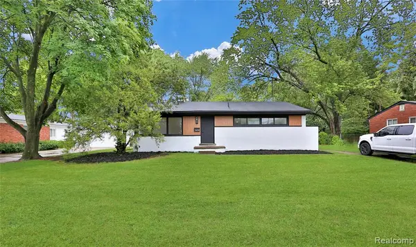 36720 N Schafer, Clinton Township, MI 48035