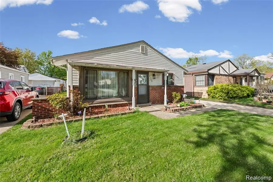 8153 Dale, Center Line, MI 48015 - #3
