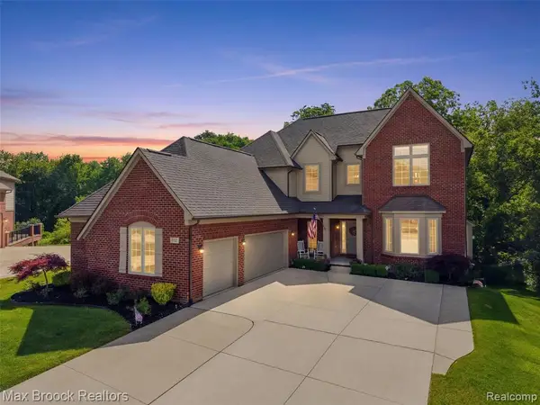 583 Birchcrest, Oakland, MI 48363