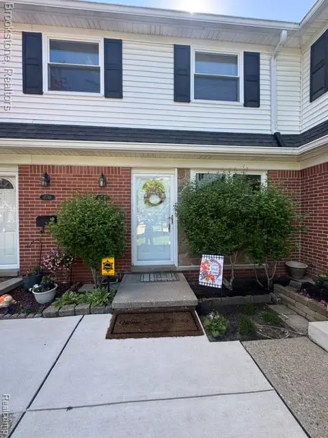 45746 Kensington, Utica, MI 48317 - #1