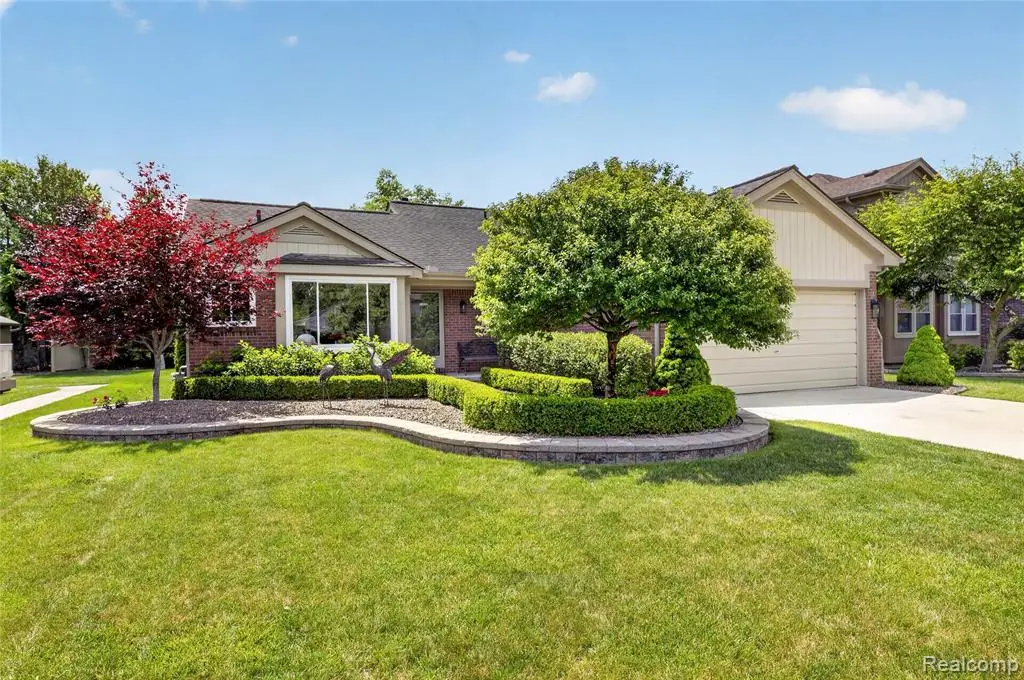 44637 Ridgefield, Canton, MI 48188 - #1