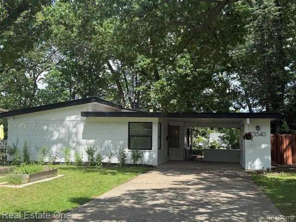 23540 Majestic, Oak Park, MI 48237