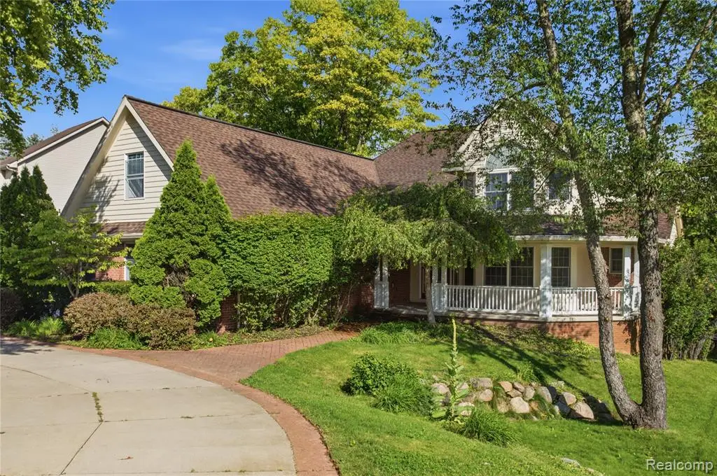 9015 Huron Bluffs, White Lake, MI 48386 - #1