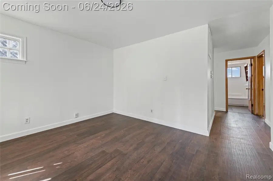 11033 Continental, Warren, MI 48089 - #3