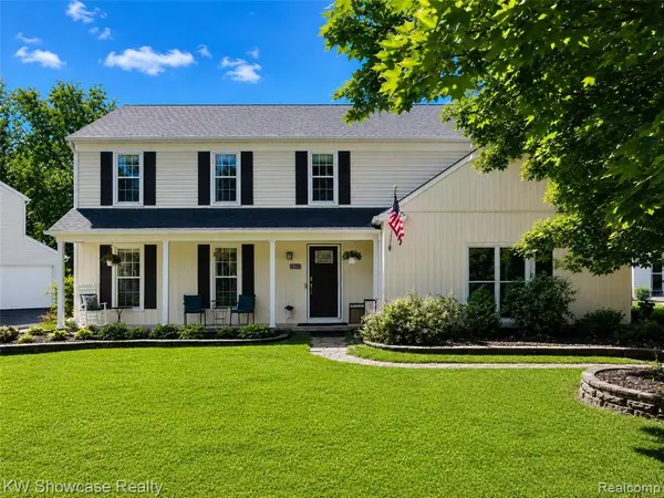 5409 S Piccadilly, West Bloomfield, MI 48322